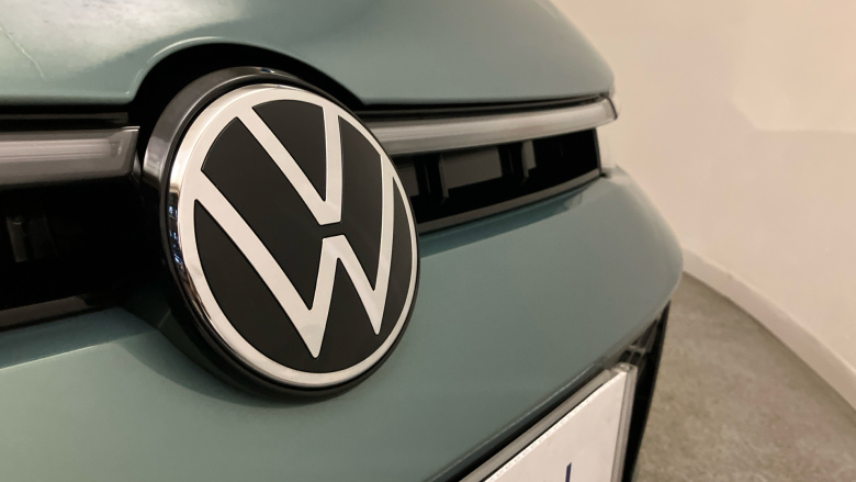 Volkswagen Passat 1.5 TSI eHybrid 272 R-Line 5dr DSG Estate